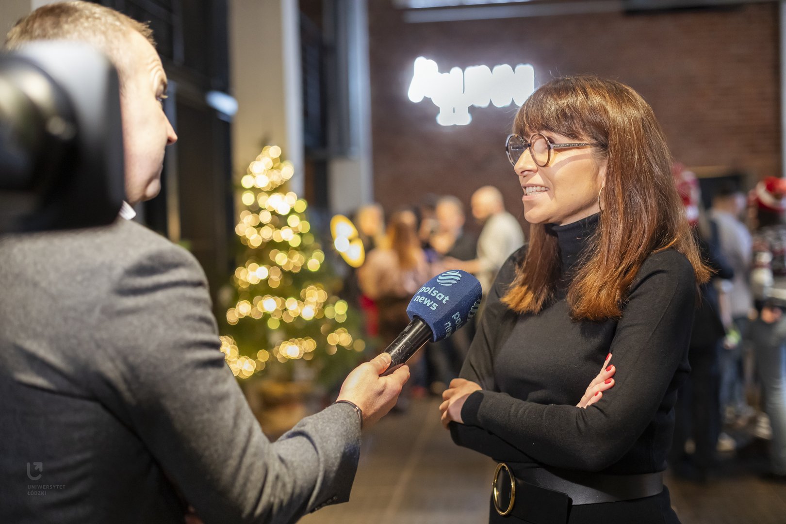 dr Aleksandra Krupa-Ławrynowicz (Wydział Filozoficzno-Historyczny UŁ) podczas wywiadu z dziennikarzem