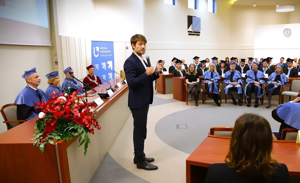Vice Mayor of Lodz during the MBA gala at the Faculty of Management