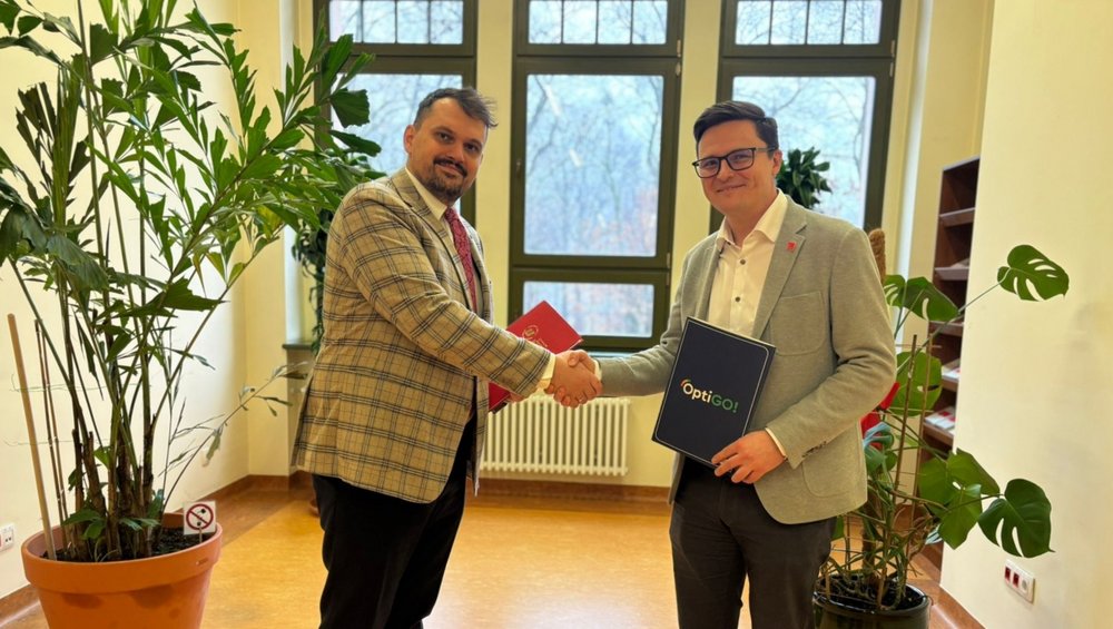 Piotr Sprzączak, Veolia ESCO Polska Board Member and Maciej Sysak, Chancellor of the University of Lodz