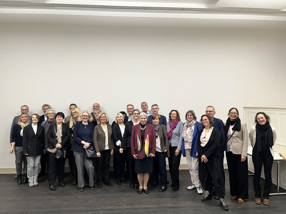 participants of the ceremony in a group photo