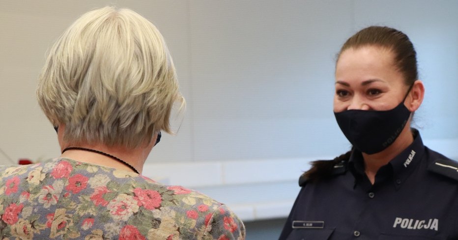 a female police officer