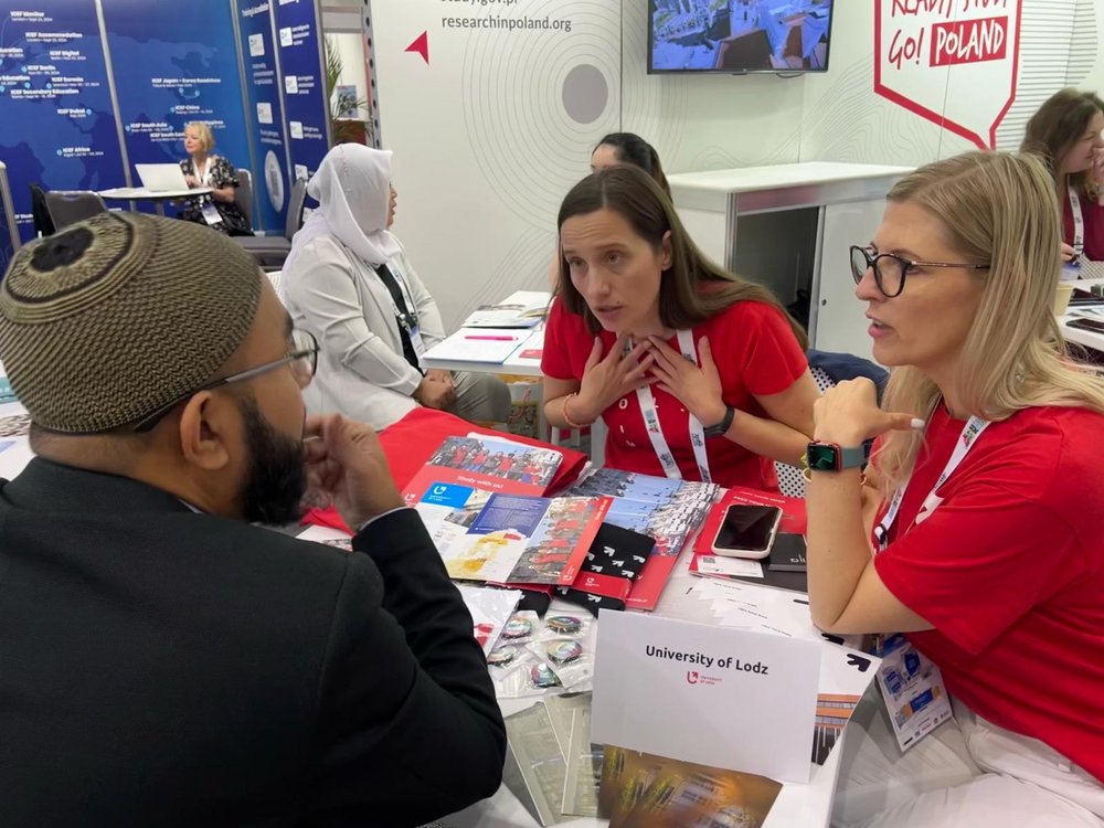 Discussions with a recruiter from Bangladesh