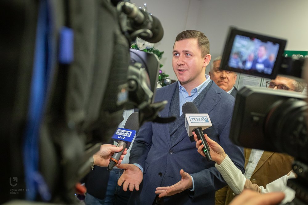 Uroczystość przekazania miodów pacjentom Szpitala im. Kopernika