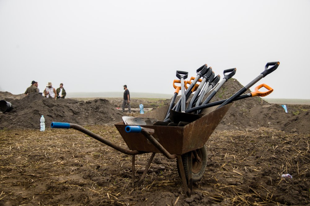 Taczka z narzędziami
