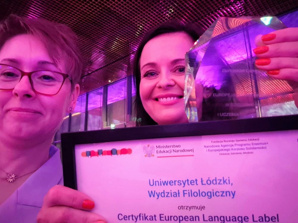 Dr Monika Tosik and the University of Lodz Vice-Rector for Education, dr hab. Małgorzata Wrzesień, Associate Professor at the University of Lodz