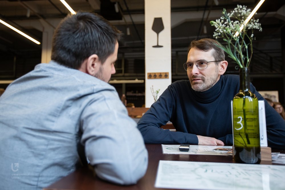 Rector of the University of Lodz, Prof. dr hab. Rafał Matera talking to a journalist