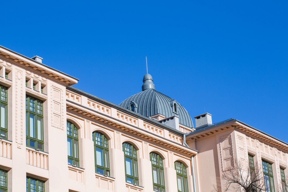 [Translate to English:] Budynek Rektoratu UŁ rzut z dołu.