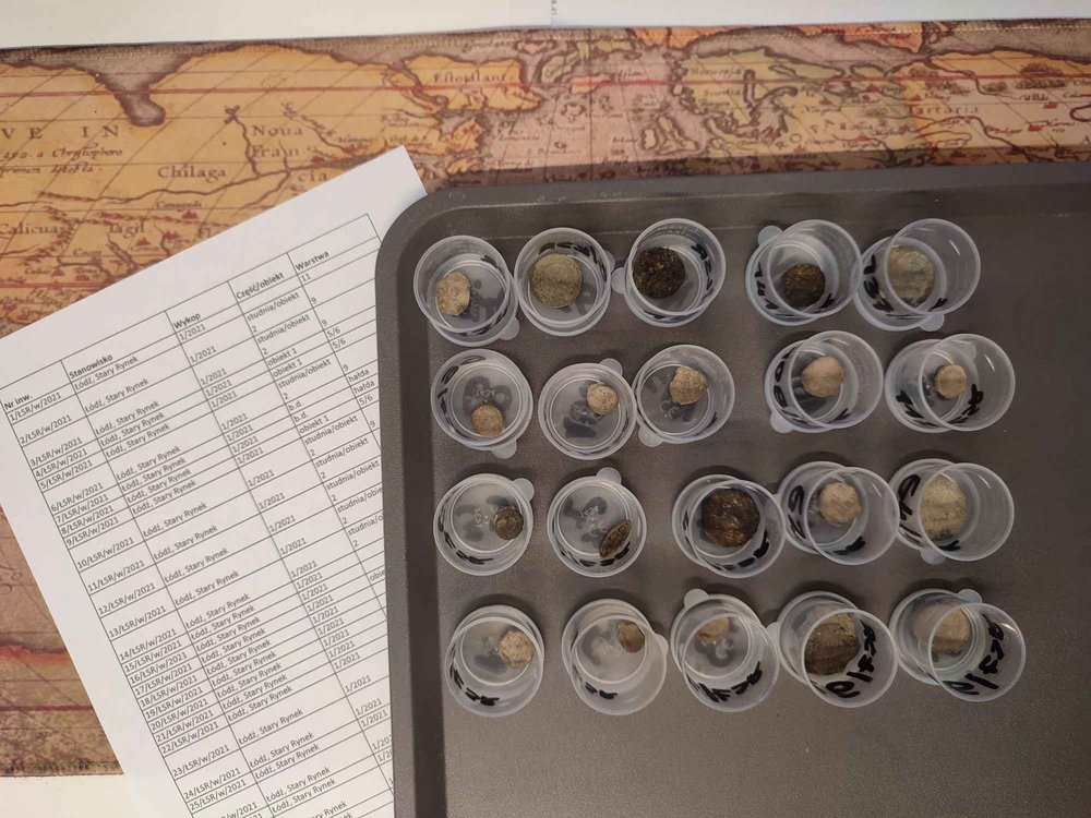 Objects found sorted in cups