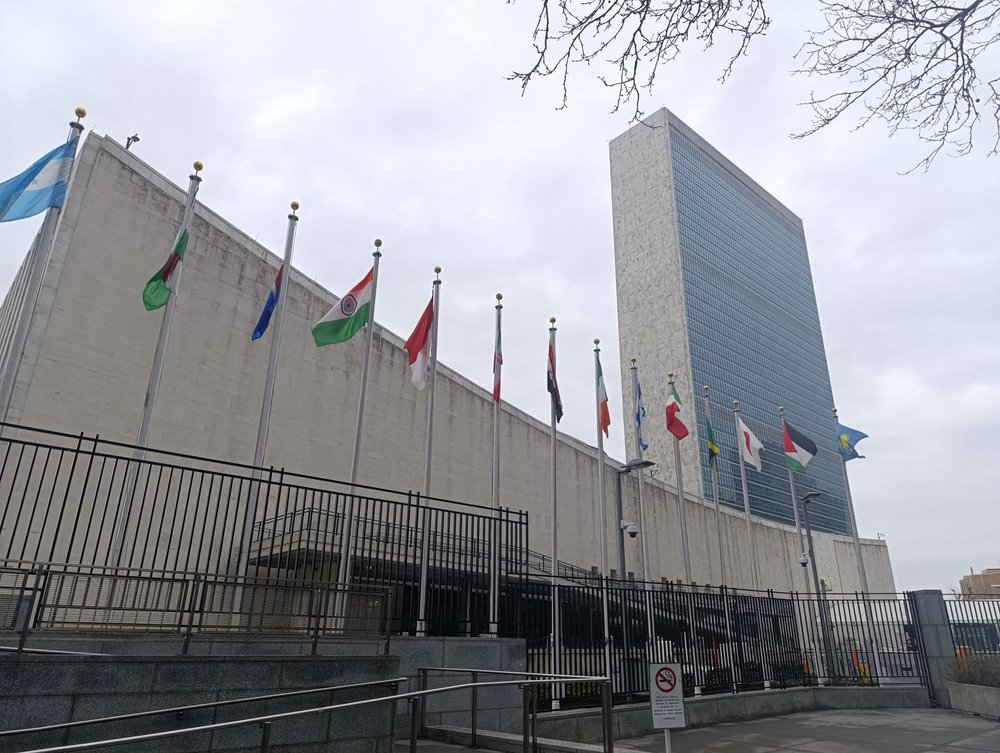 Element dekoracyjny, budynek w którym odbywa się posiedzenie