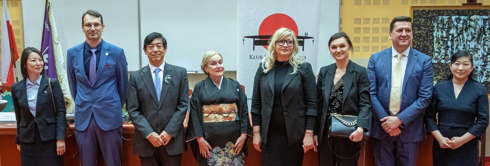 the meeting participants, a group photo