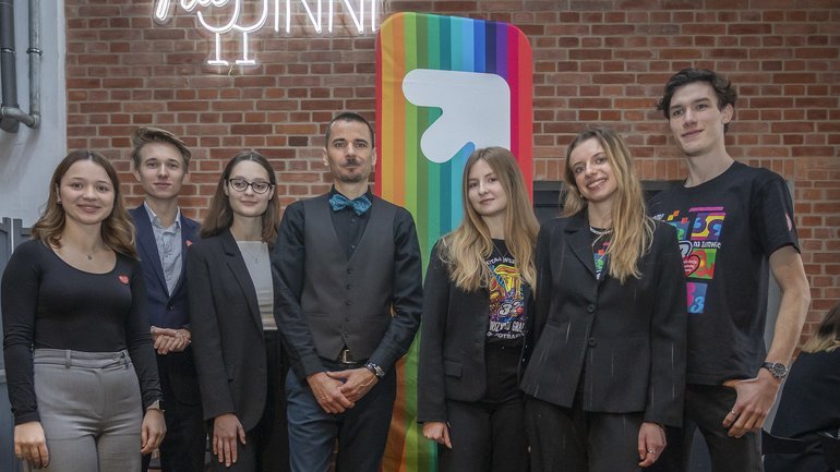 prorektor Krzysztof Pabis ze sztabami WOŚP UŁ