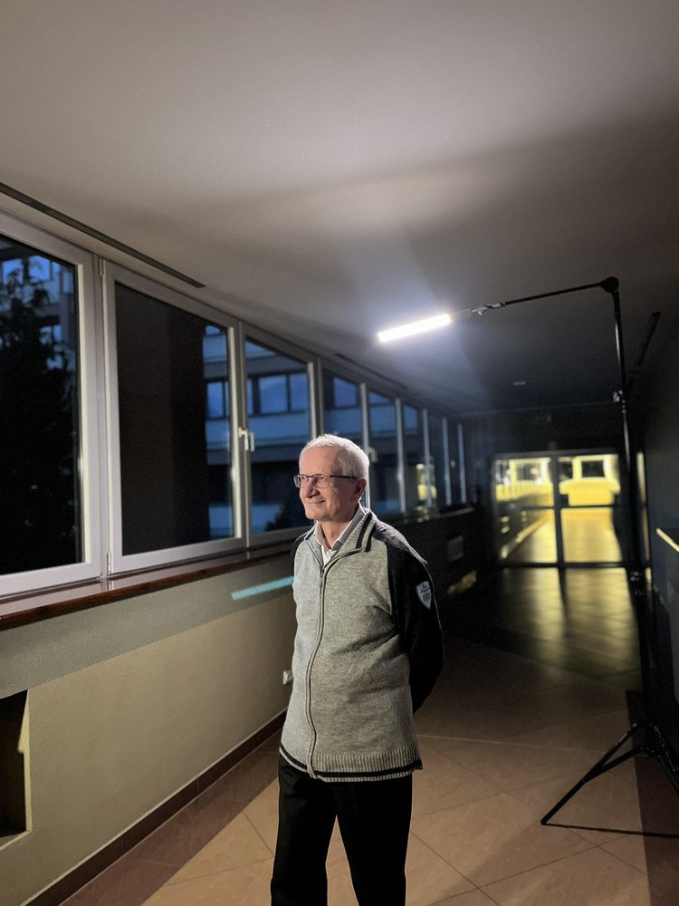 Prof. Włodzimierz Bednarek during recording of the TV show