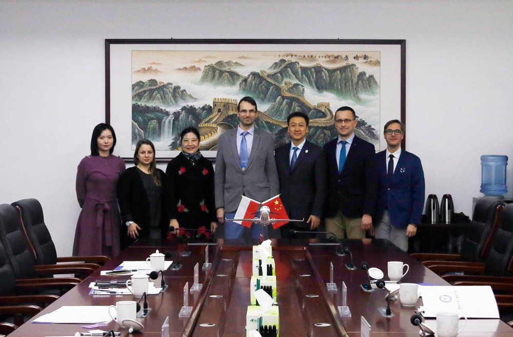 Representatives of UL with Chinese partners