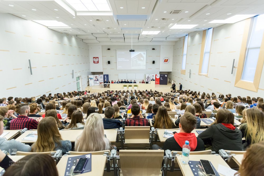 Auditorium at the Faculty of Philology of the University of Lodz with students