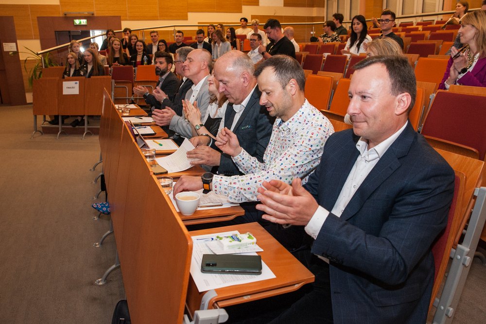 Winners and members of the Jury of the Eksoc StartUP! competition