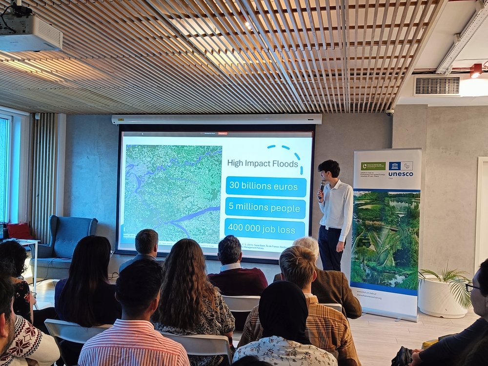 Zdjęcie osoby prezentującej