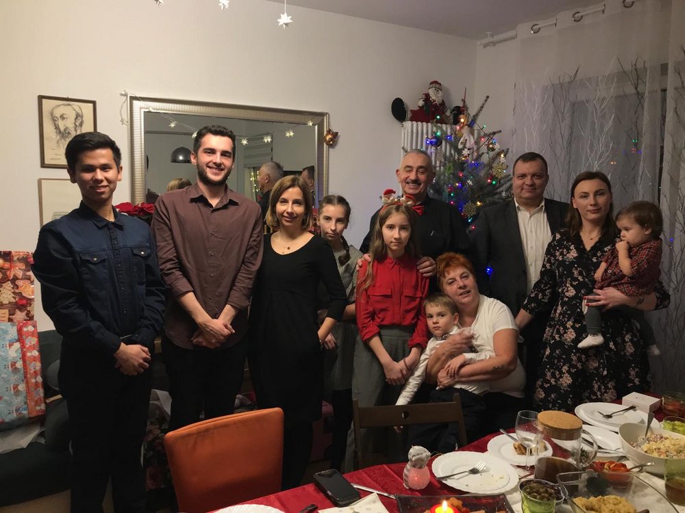 Christmas Guest campaign participants at a Christmas table