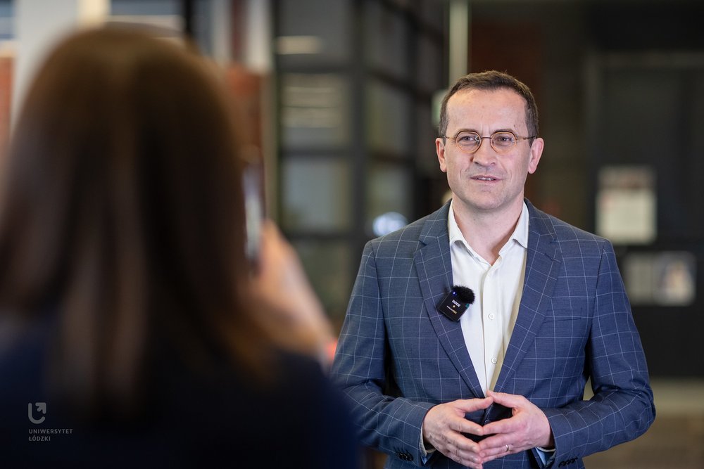 dr hab. Michał Mackiewicz, Associate Professor (Faculty of Economics and Sociology) giving an interview