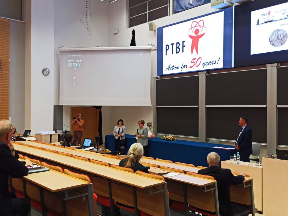 Wręczenie medalu prof. Bryszewskiej 