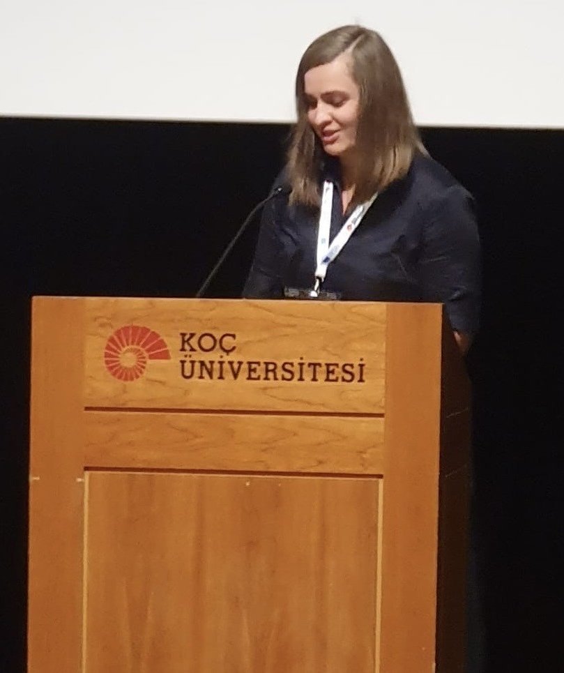 Dr Monika Kaźmierczak receiving the award in Istanbul