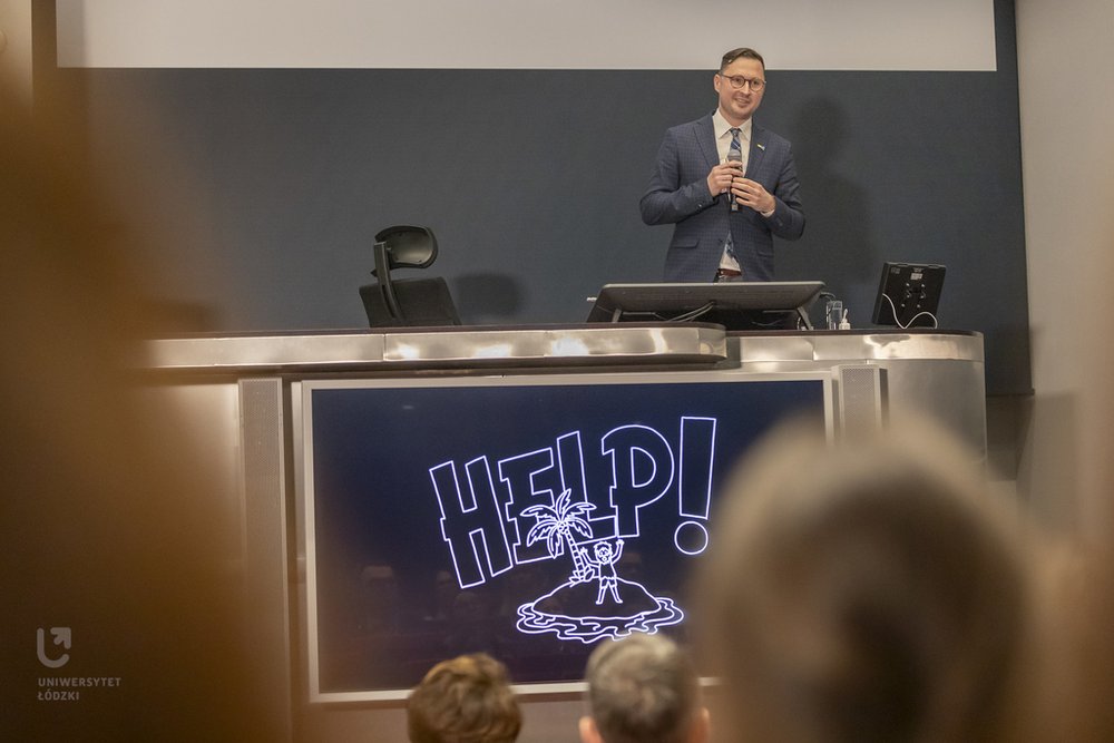 Dr Adam Sitarek delivering his presentation