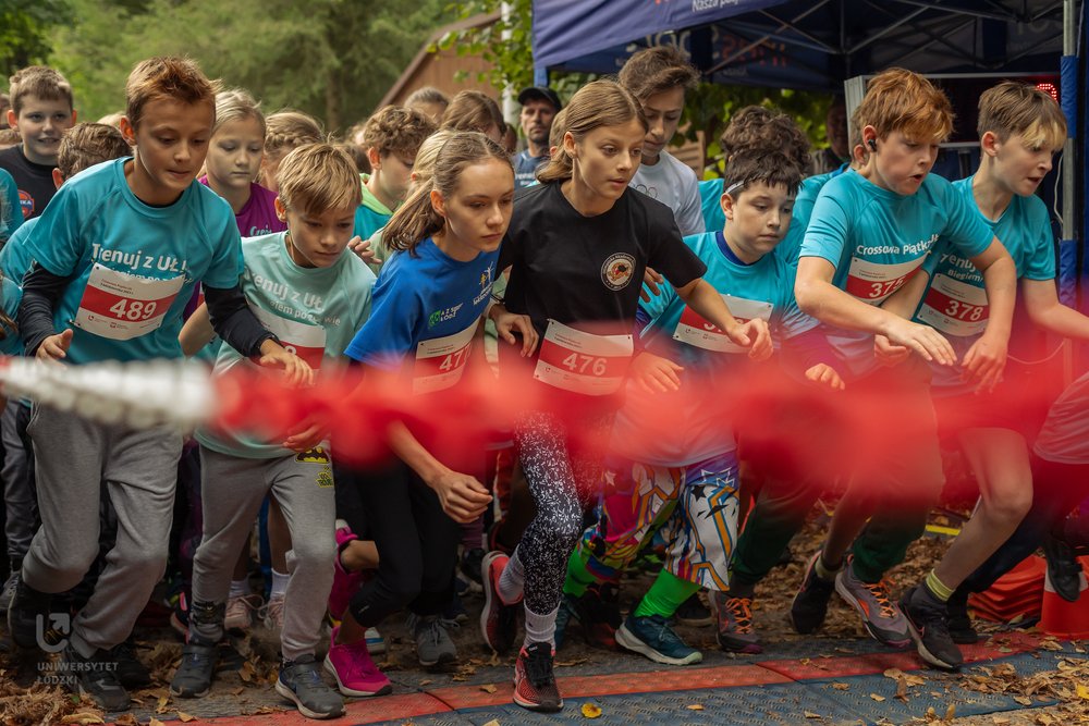uczestnicy biegu dla młodzieży