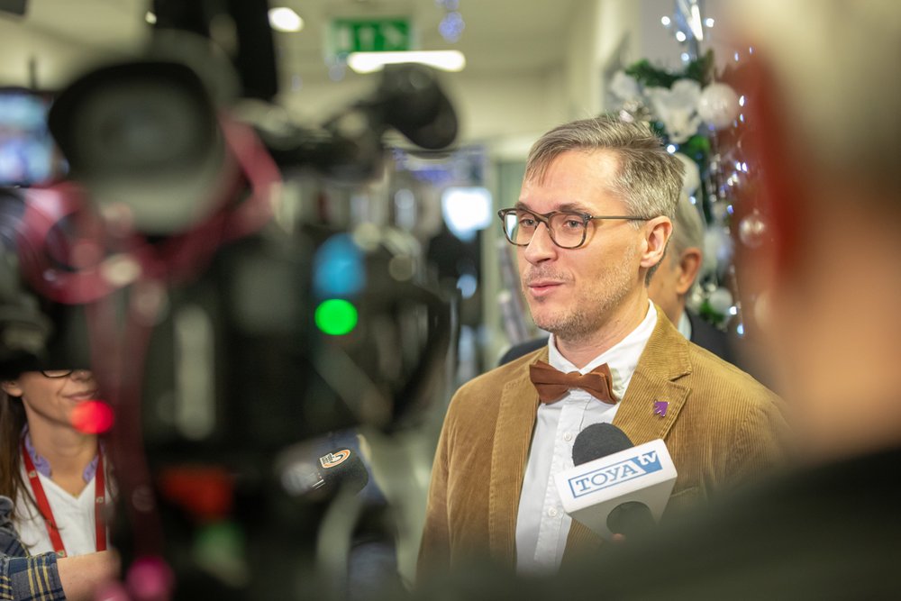 Uroczystość przekazania miodów pacjentom Szpitala im. Kopernika