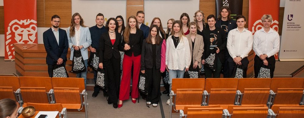 Winners and members of the Jury of the Eksoc StartUP! competition