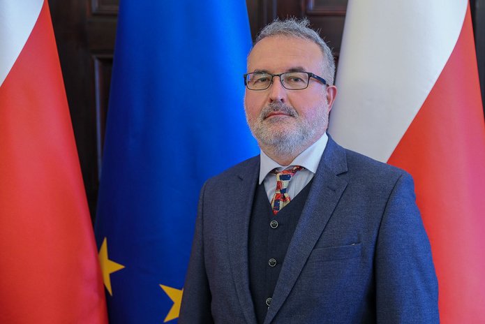 a photo of Prof. Piotr Szukalski