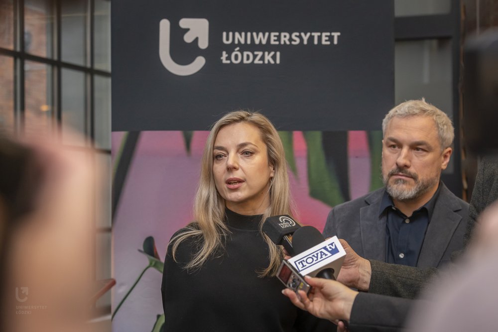 Marta Nowacka, koordynatorka ds. przeciwdziałania dyskryminacji, mobbingowi i innym zachowaniom niepożądanym na UŁ, Centrum Wsparcia i Dostępności oraz Bartosz Stępień pełnomocnik Rektora UŁ do spraw osób ze szczególnymi potrzebami, dyrektor Centrum Wsparcia i Dostępności