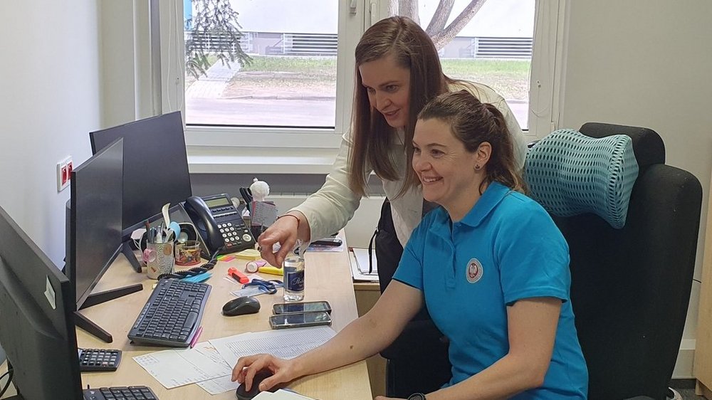 the study of cluttering among emergency medical dispatchers