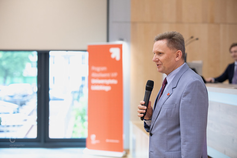 Prof. Radosław Olszewski