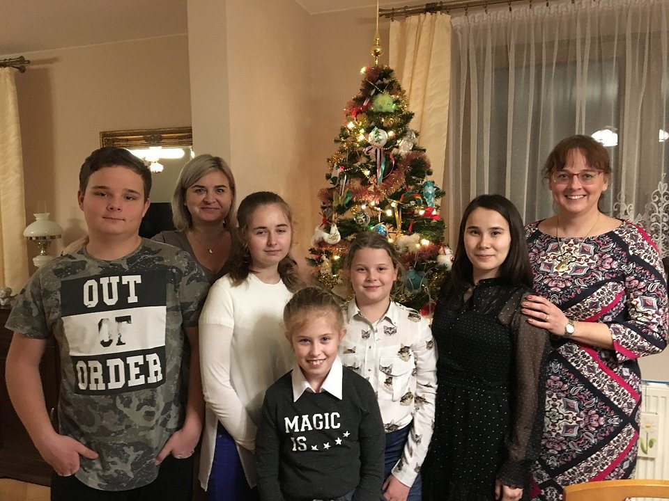 Izabela Prorok ze swoją rodziną i z Anar